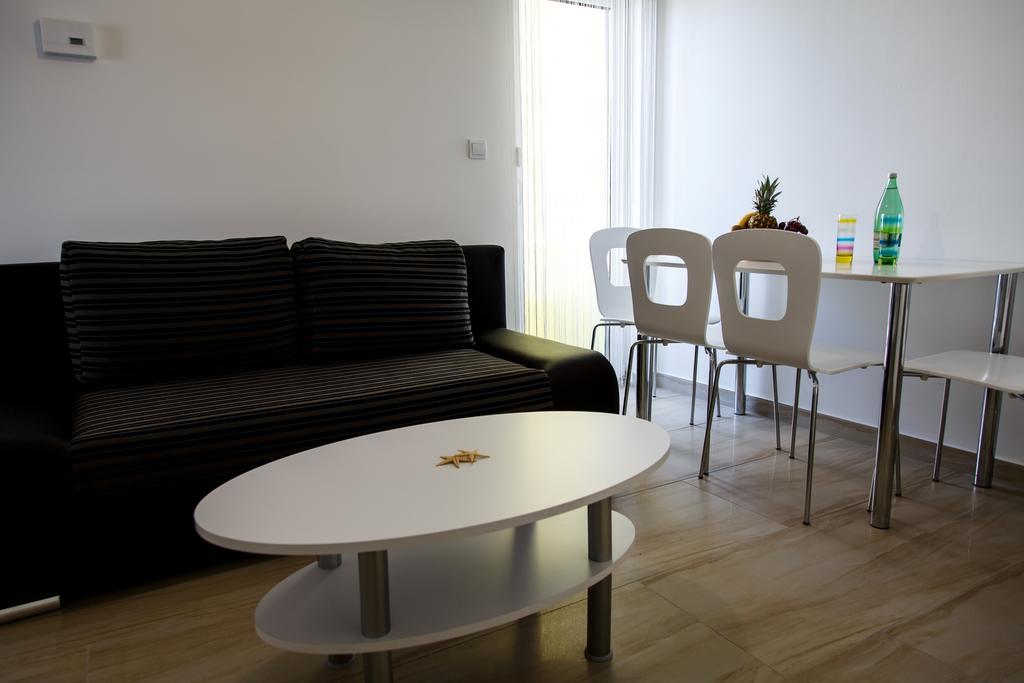 Nemira Sunny Apartments Omiš Quarto foto
